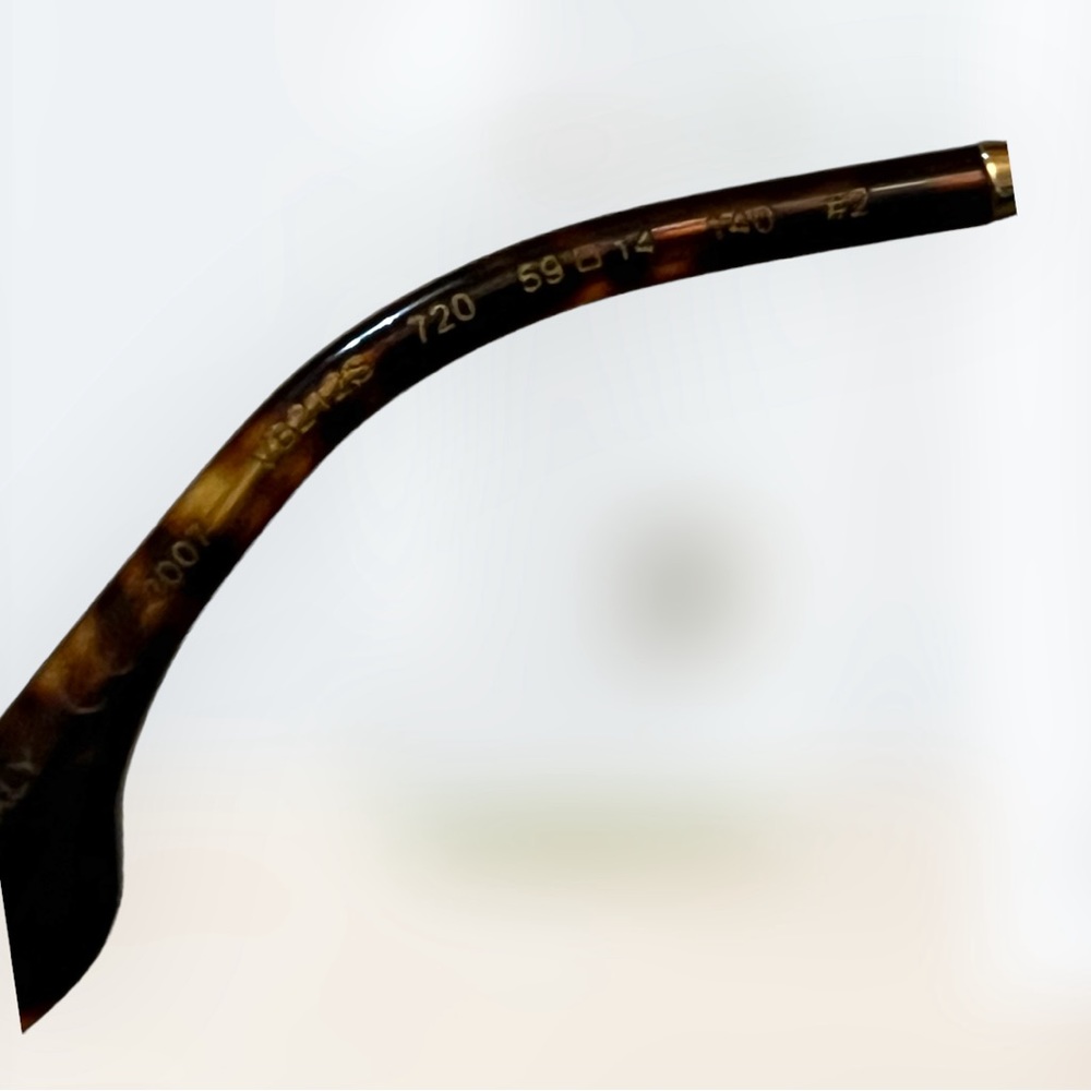 Victoria Beckham Double Bridge V-Line Navigator In Gold-Tortoise- 59mm $325 New - Picture 8 of 14
